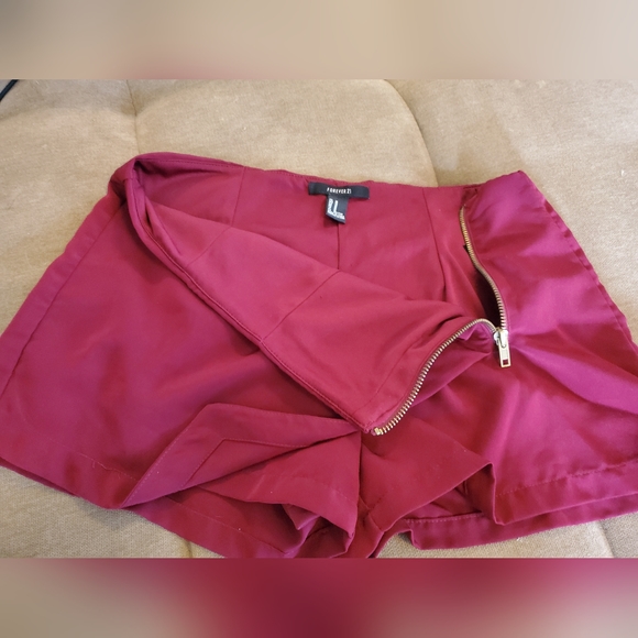 Forever 21 Medium zip maroon red skort skirt mini - Picture 5 of 10
